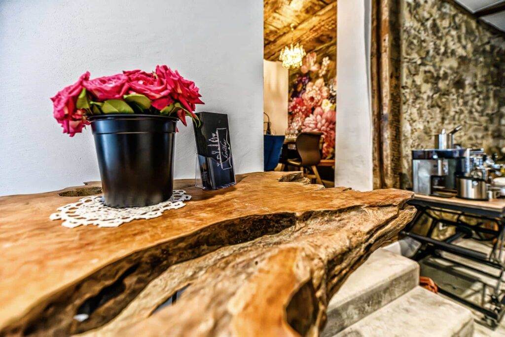HOME 3 Kostbar Restaurant Engen Hegau ColorFX KDS 7066 Verbessert RR Bearbeitet 1920px