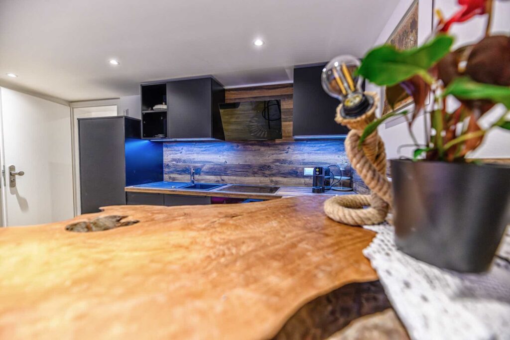 Schlafen & Wohnen 3 Kostbar Restaurant Engen Hegau Hotel Zimmer am alten Stadttor KDS 9847 Verbessert RR Bearbeitet